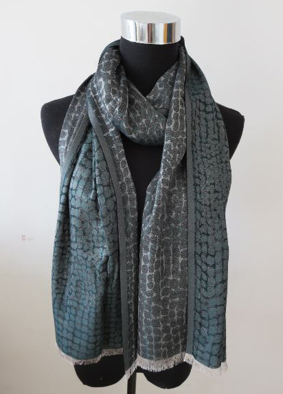 Giraffe Pattern Jacquard Scarf