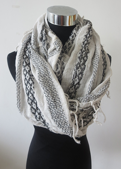 Textured Frayed Snood