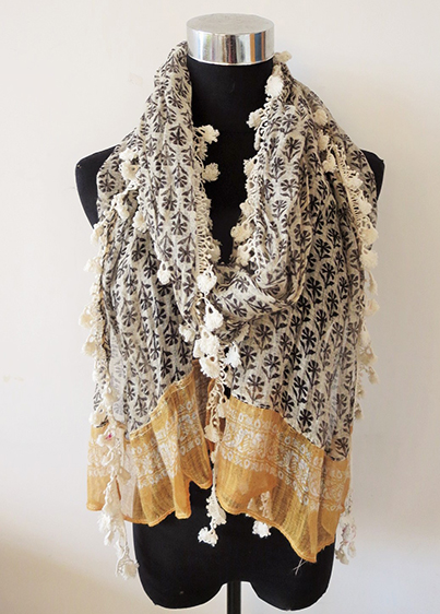 Crinkle Lace Trim Scarf