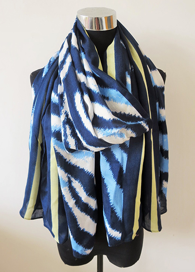 Geometric Print Scarf