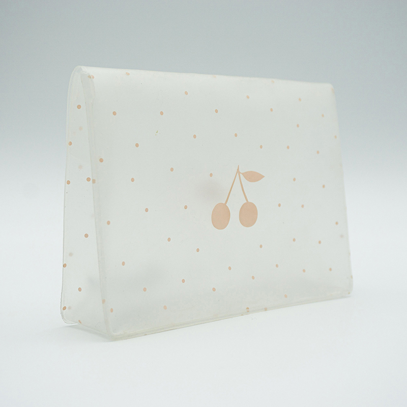 Clean Cosmetic Pouch