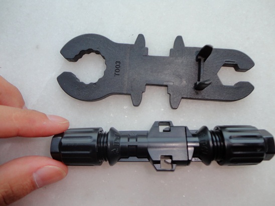 Sell solar pv connector,TUV,used for solar panel,MC4 compatible