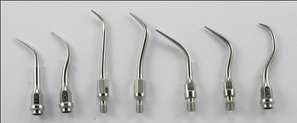 Dental ultrasonic scaler tips