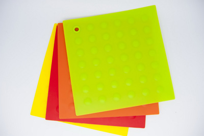 Set Of 2 Silicone Trivet With Dots Pattern