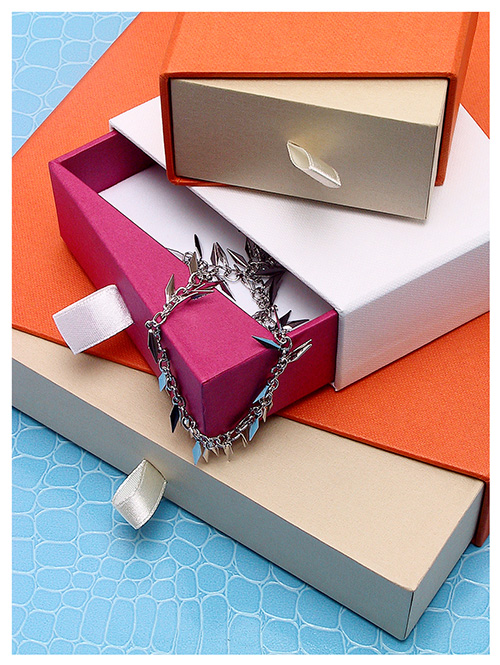 Jewelry Box + Packing Necklace