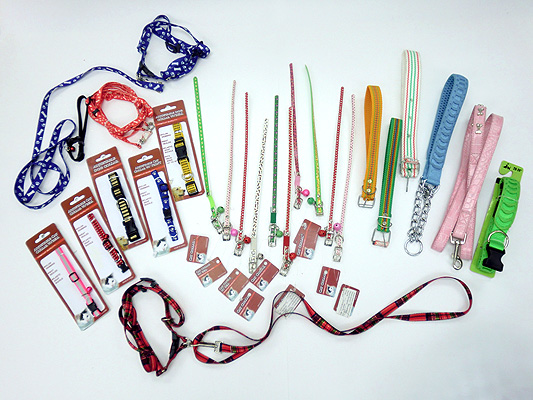 PET LEASHES / COLLARS