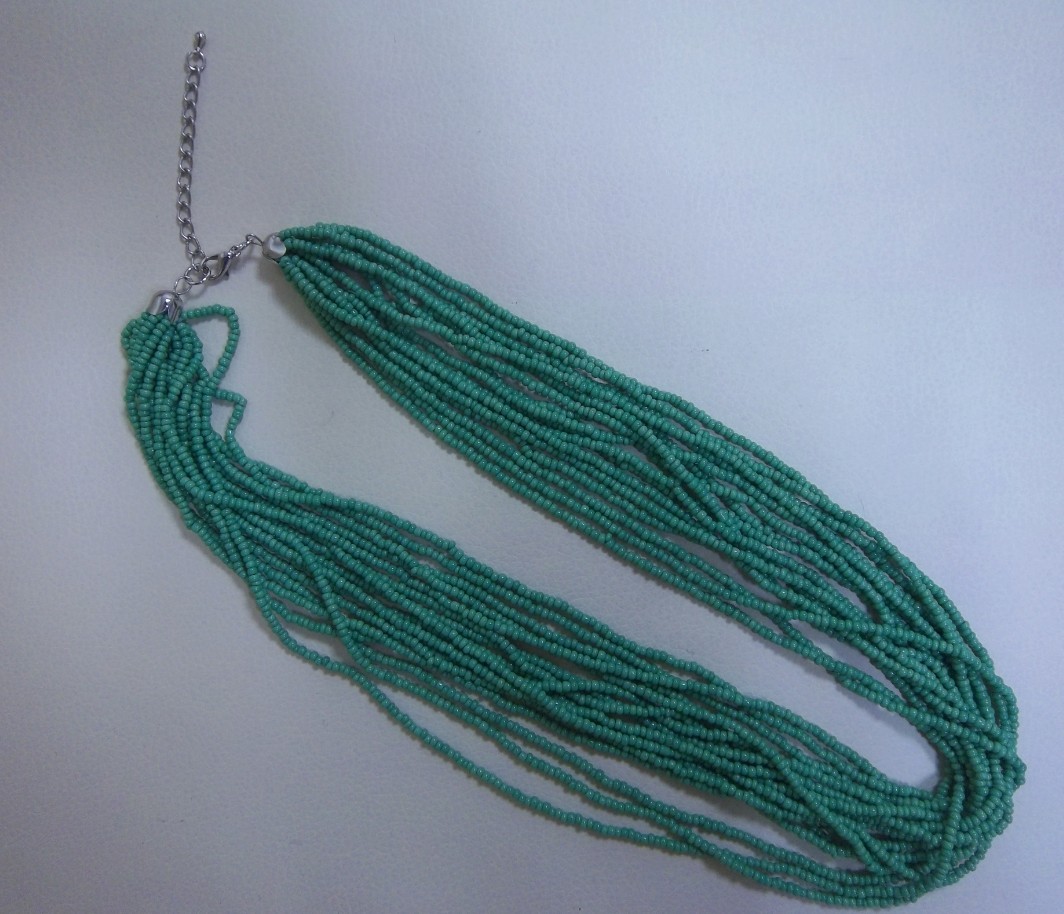 BEADS NECKLACE