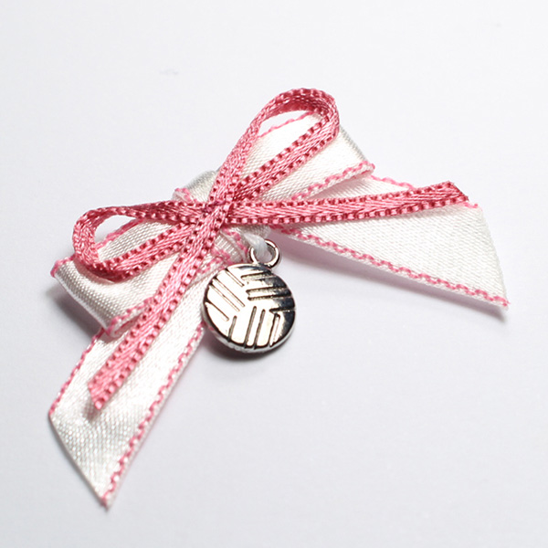 Double Bow with Metal Pendant