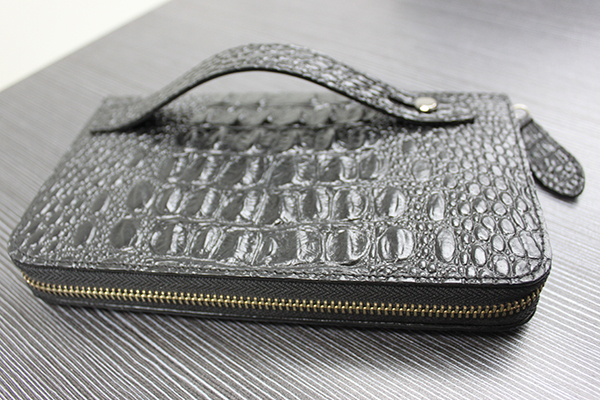 Man Caimen Clutch