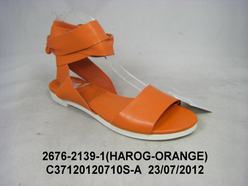 Flat sandal of Ladies shoes