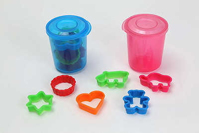Food Storer with 6 Assorted cookie Cutter
(Heart, Bear, Elephant, Hippo, Round, Star)