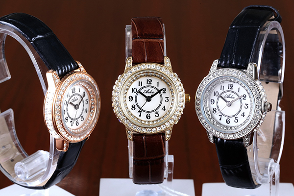 Ladies Waterproof Function Black / Brown Croc Leather Band Crystal Watch