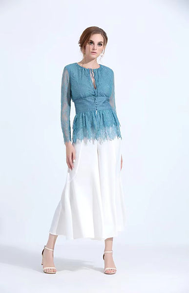 Long Sleeve Lace Ruffled Top