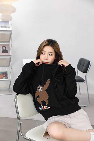 A/W Women's Sloth with Scooter Embroidery Patch Pullover Sweater