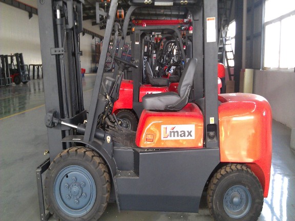 3T counter balance diesel forklift truck
