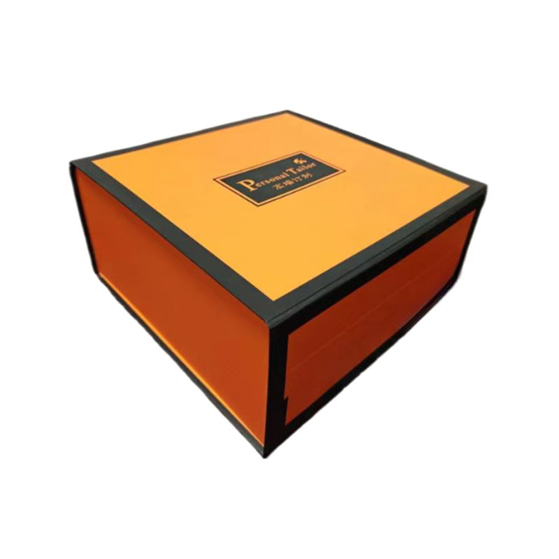 One-piece foldable high-end gift box