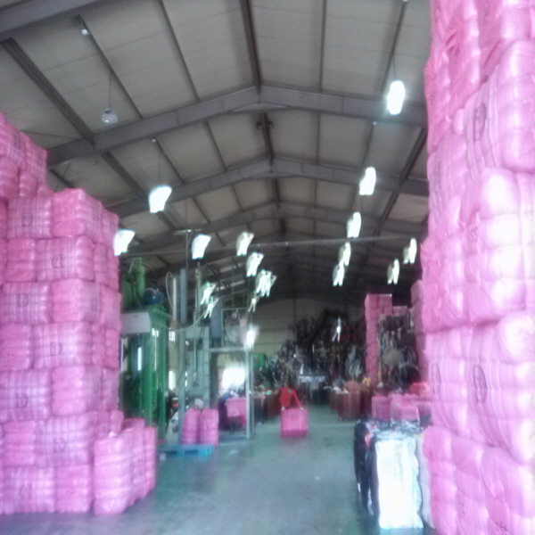 I would like to sell used clothes from Korea