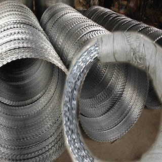 HIGH TENSILE RAZOR BARBED WIRE