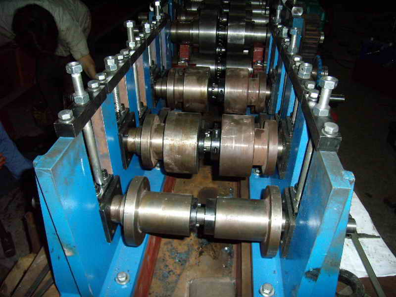 Standing Seam Roof Roll Forming Machine1
