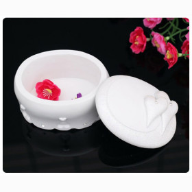 Double Hearts White Resin Jewelry Holder