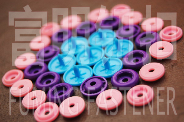 plastic snap button