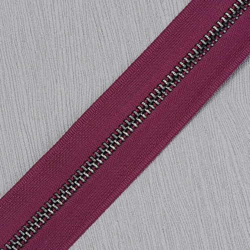 Smooth Metal Zipper