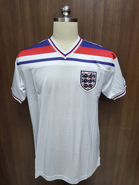 Men's V Neck Tee /Logo Badge